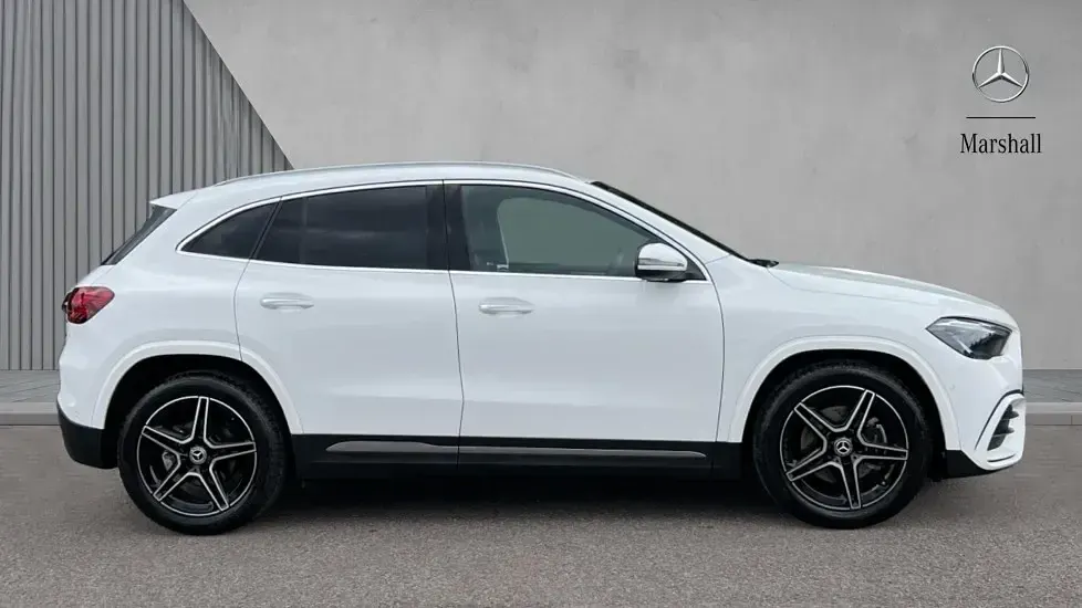 Used Mercedes GLA200 Executive 163 HP (119 kW) 2025 Polar white SUV