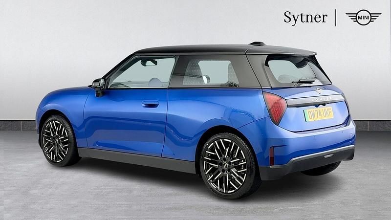 Used Mini Cooper Hatch 133 kW (181 HP) 2024 Blue Hatchback