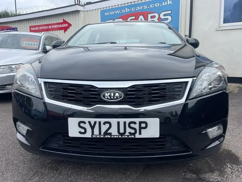 Used Kia Ceed 113 HP (83 kW) 2012 Black Hatchback