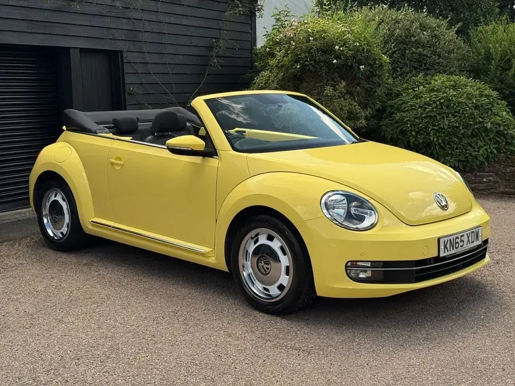 Used VW Beetle Design 105 HP (77 kW) 2015 Yellow Hatchback