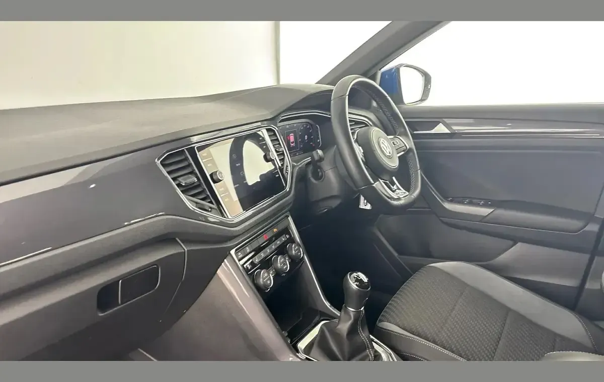 Used VW T-Roc R-line 150 HP (110 kW) 2020 Blue SUV