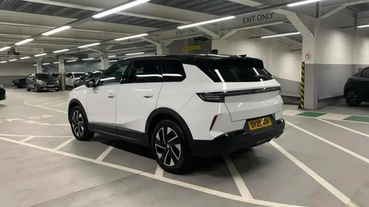 Used Vauxhall Grandland X Ultimate 134 HP (98 kW) 2025 White SUV