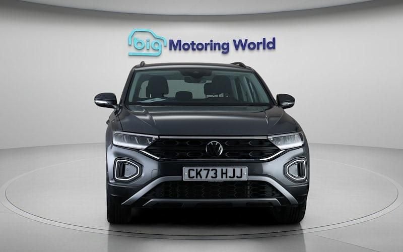 Used VW T-Roc Life 150 HP (110 kW) 2025 SUV