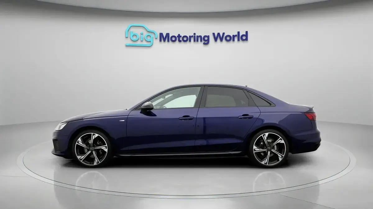 Used Audi A4 Black Edition 150 HP (110 kW) 2022 Blue Sedan