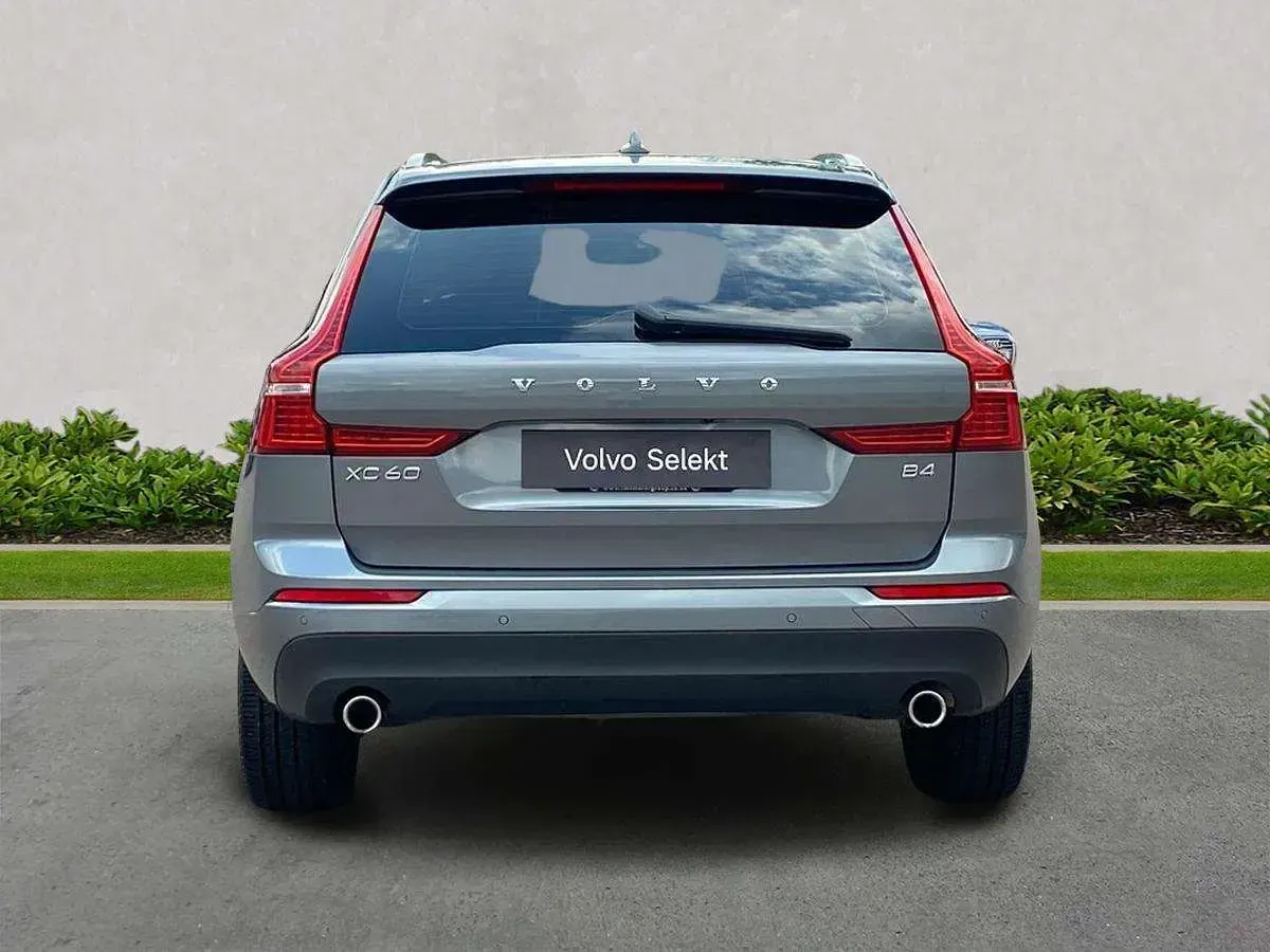 Used Volvo XC60 Momentum 2021 Grey SUV