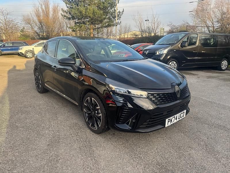 Diamond black Used 2024 Renault Clio V Hatchback | £18,990 (Fair price) - Image 1/1