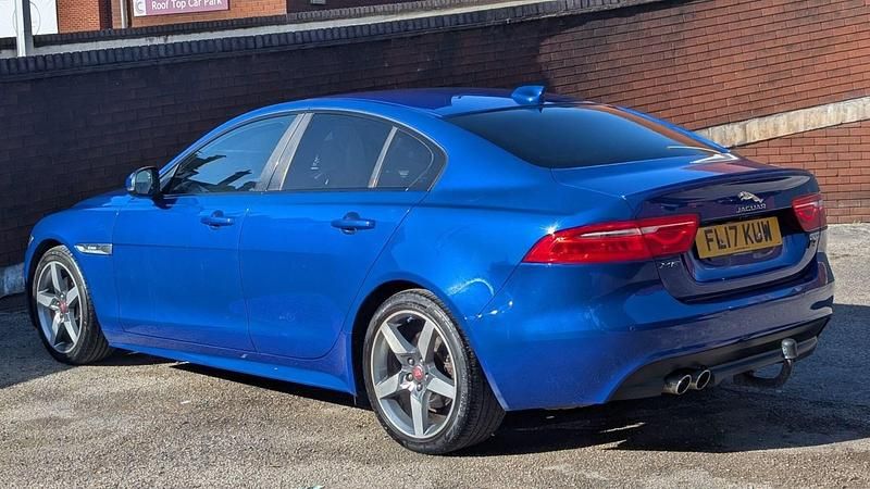 Used Jaguar XE R-Sport 180 HP (132 kW) 2017 Blue Sedan
