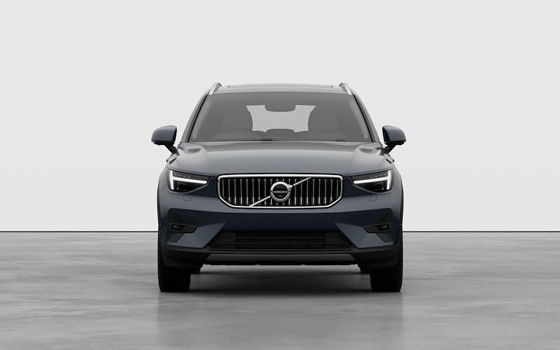 New Volvo XC40 Ultra 197 HP (144 kW) 2025 Onyx black SUV