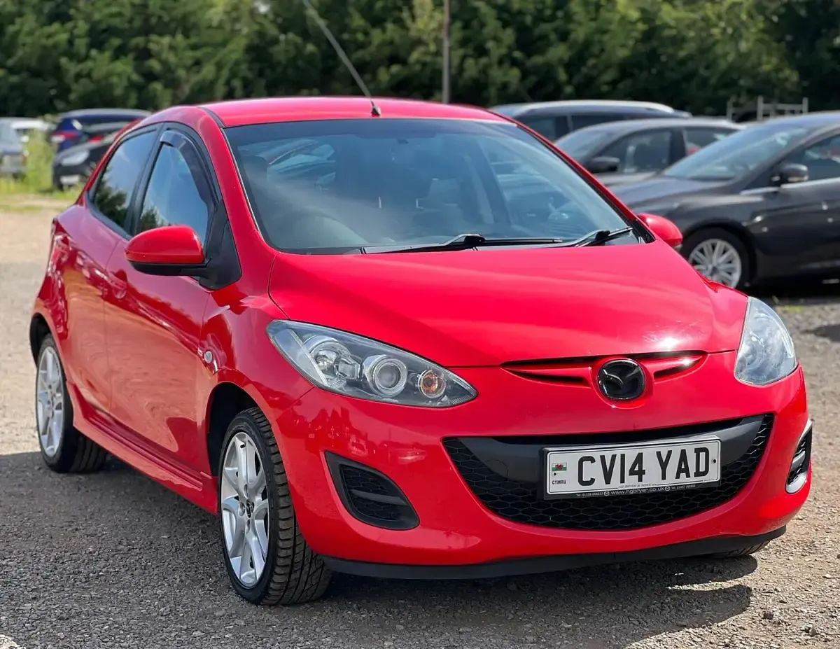 Used Mazda 2 2014 Red Hatchback
