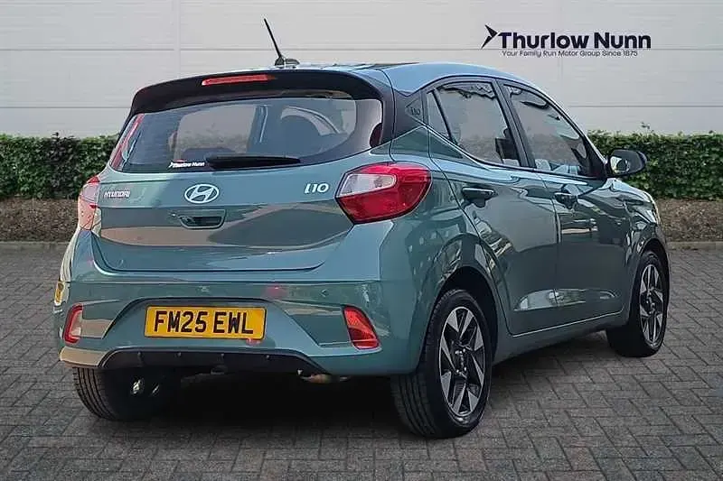 Used Hyundai i10 Advanced 63 HP (46 kW) 2025 Green Hatchback