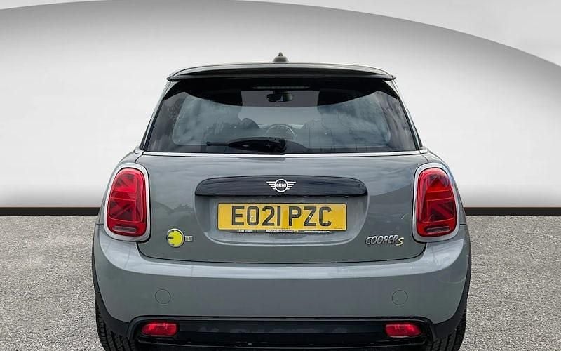 Used Mini Cooper Level 1 135 kW (184 HP) 2023 Hatchback