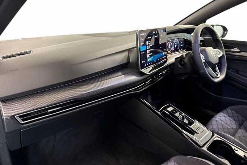 Used VW Golf VIII 150 HP (110 kW) 2025