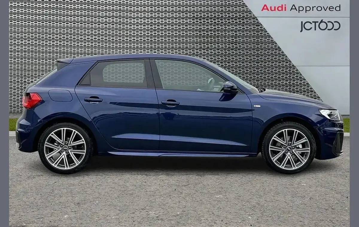 Usado Audi A1 S-Line 147 HP (108 kW) 2026 Azul SUV