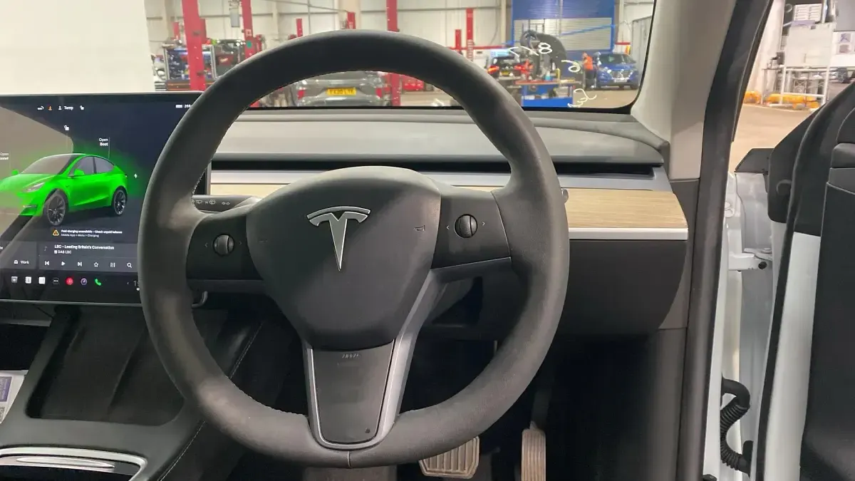 Used Tesla Model Y Long Range AWD 282 kW (384 HP) 2023 White SUV