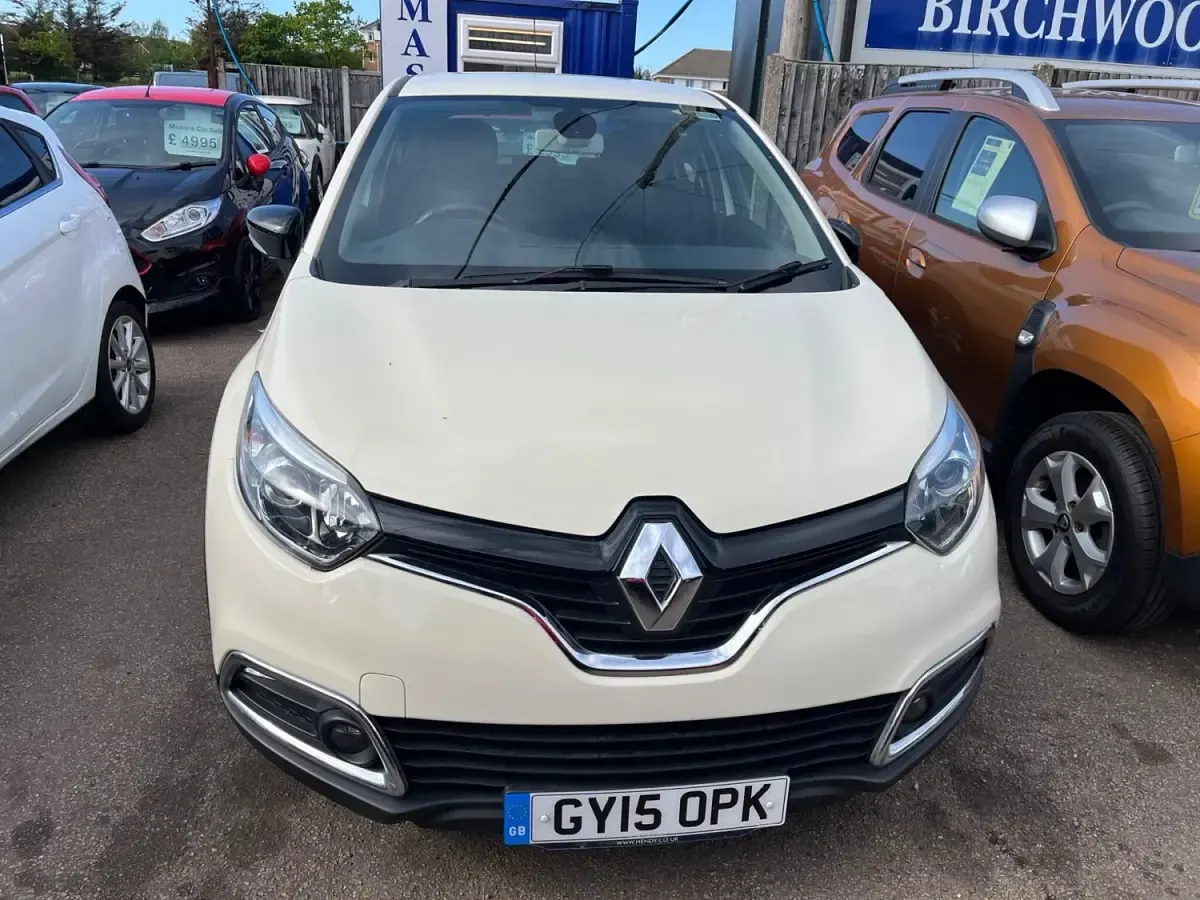 Usado Renault Captur Dynamique 90 HP (66 kW) 2015 Bege SUV