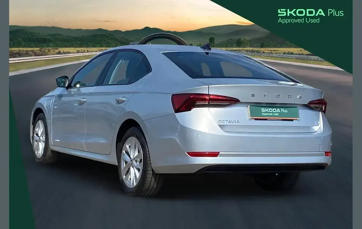Used Skoda Octavia SE Technology 200 HP (147 kW) 2024 Silver Hatchback