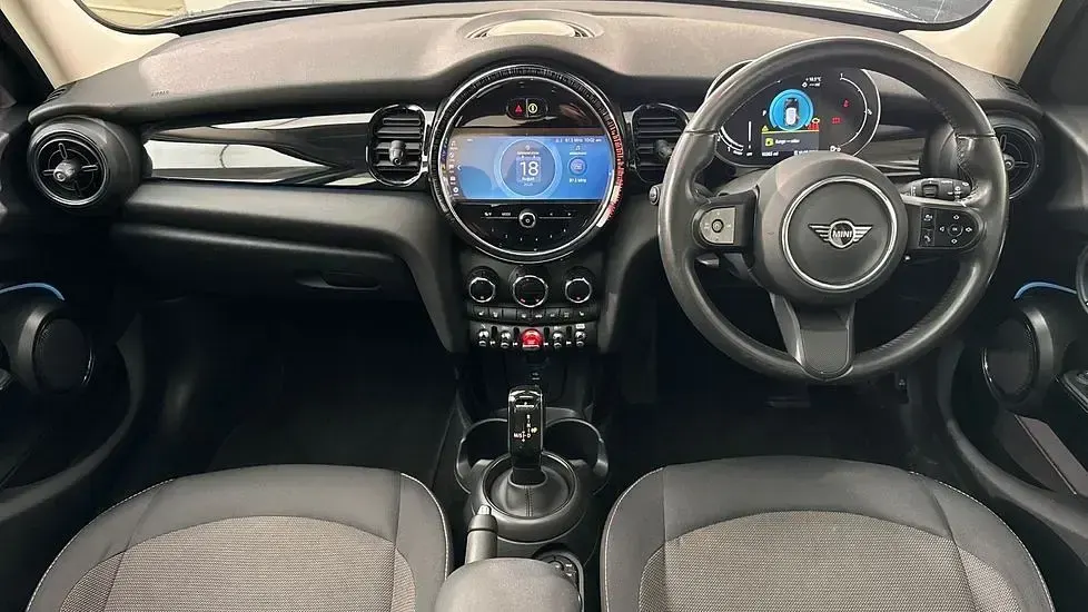 Used Mini Cooper Classic 134 HP (98 kW) 2023 Blue Hatchback
