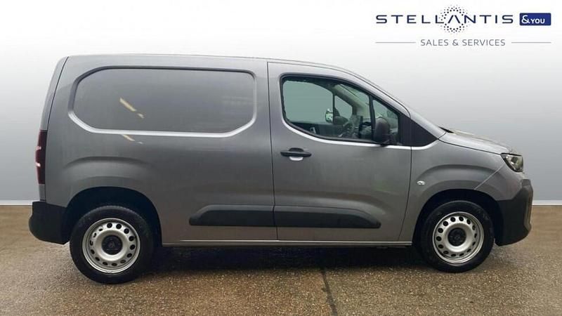 Used Peugeot Partner S 101 HP (74 kW) 2024 Grey MPV
