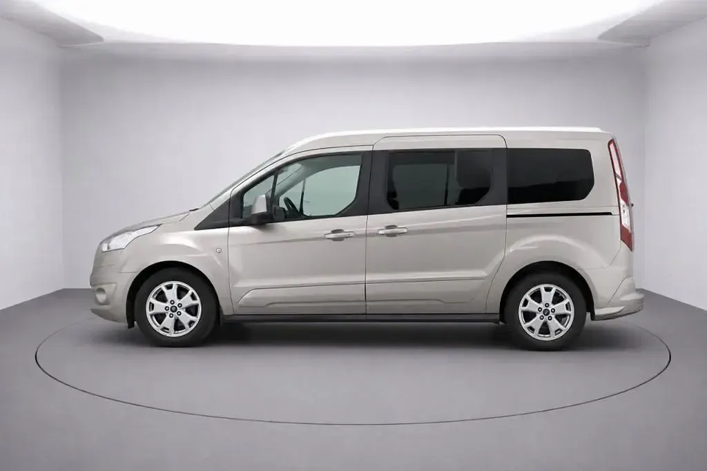 Used Ford Tourneo Connect Titanium 120 HP (88 kW) 2017 Grey MPV