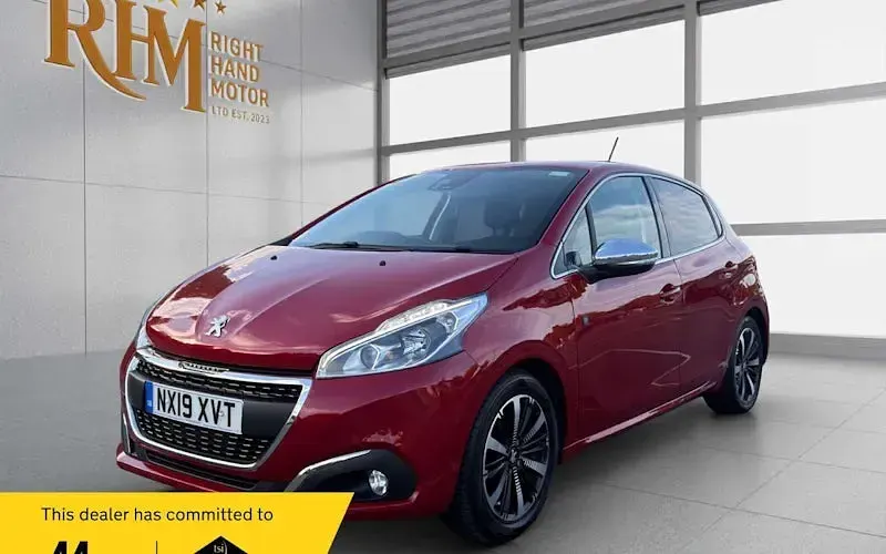 Used Peugeot 208 S 82 HP (60 kW) 2019 Red Hatchback
