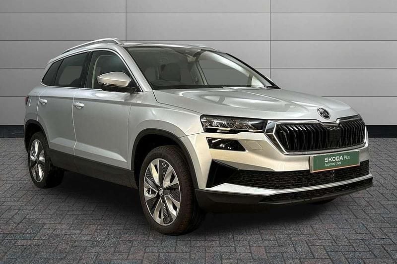 Brilliant silver metallic Used 2024 Skoda Karoq SE L SUV | £22,250 (Fair price) - Image 1/4