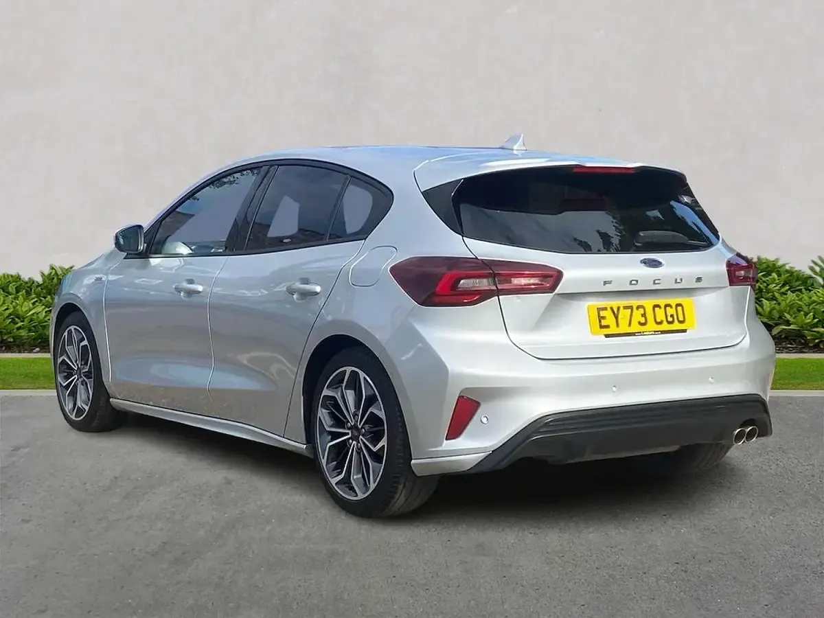 Used Ford Focus ST-Line X 125 HP (91 kW) 2023 Silver Hatchback
