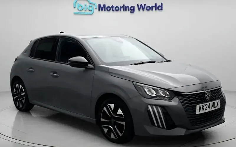 Used Peugeot 208 Allure 101 HP (74 kW) 2024 Hatchback
