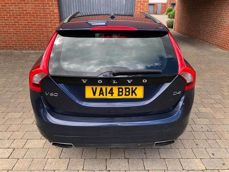 Usado Volvo V60 SE 181 CV (133 kW) 2014 Azul Familiar