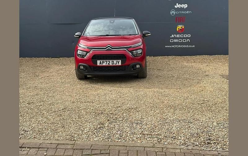 Używany Citroën C3 Shine 102 KM (75 kW) 2022 Czerwony Hatchback