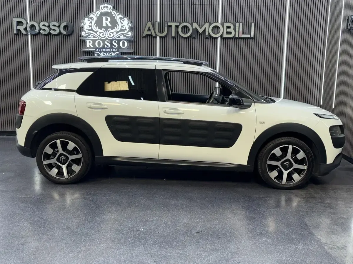 Used Citroën C4 Cactus Flair 2014 White Hatchback