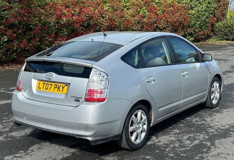 Used Toyota Prius T4 113 HP (83 kW) 2007 Silver Hatchback