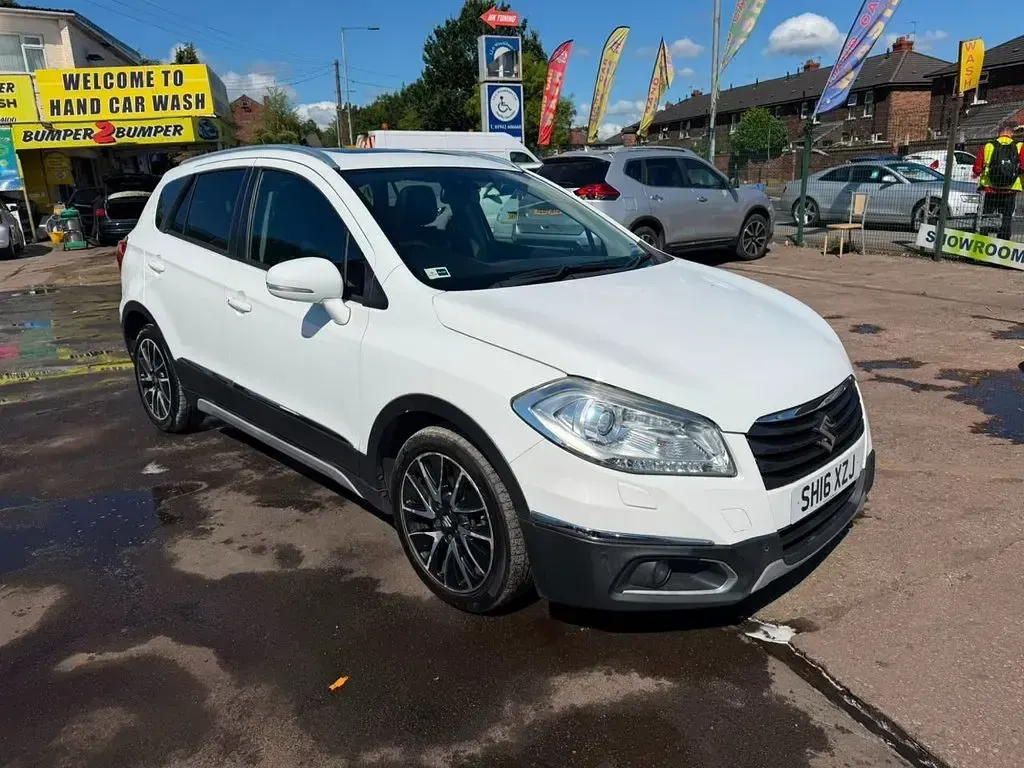 Used Suzuki SX4 SZ5 120 HP (88 kW) 2016 White Hatchback