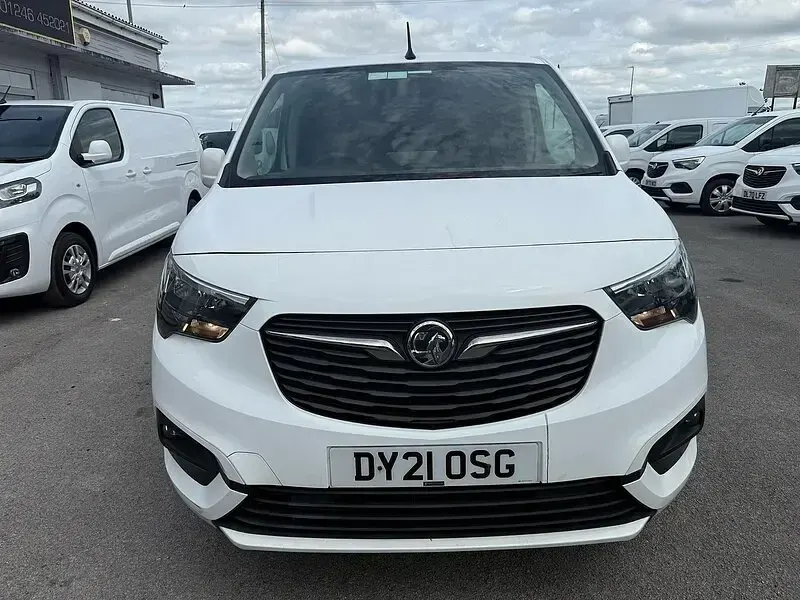 Used Vauxhall Combo Sportive 100 HP (73 kW) 2021 White MPV