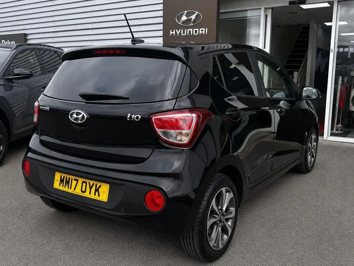 Used Hyundai i10 Premium SE 87 HP (63 kW) 2017 Black Hatchback