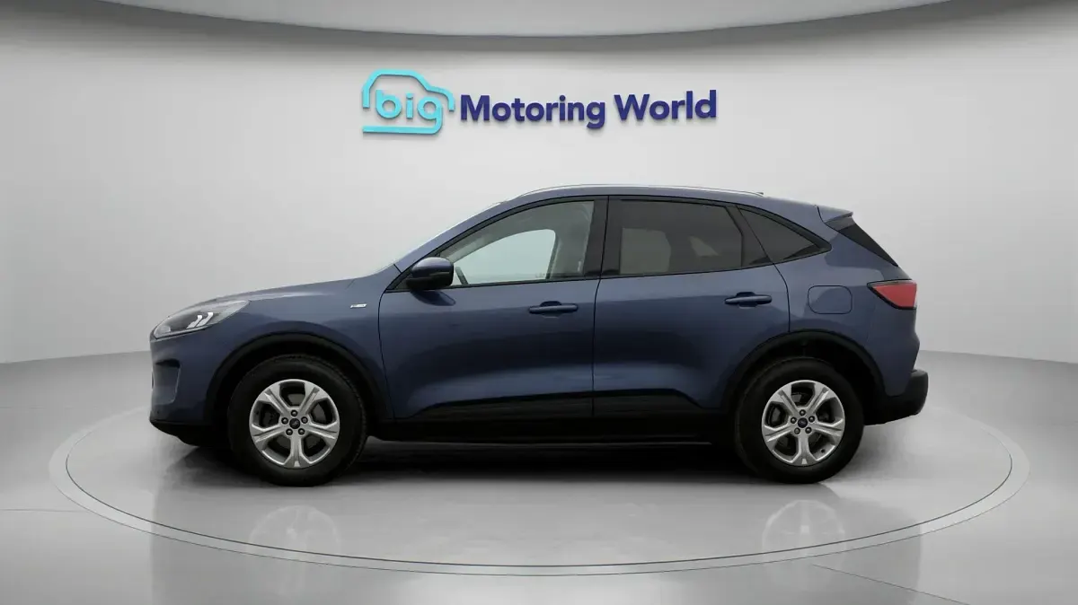 Used Ford Kuga Zetec 120 HP (88 kW) 2021 Blue SUV