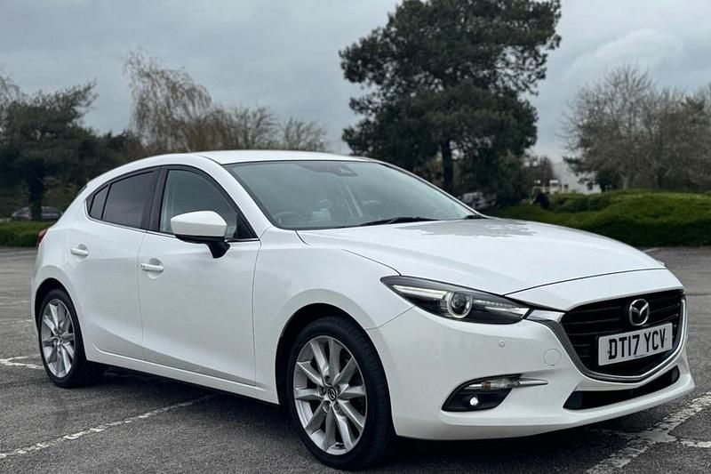 Used Mazda 3 Inclusive 105 HP (77 kW) 2017 White Hatchback