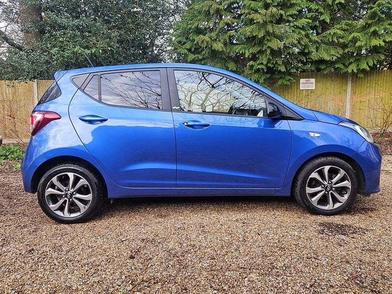 Used Hyundai i10 67 HP (49 kW) 2019 Blue Hatchback