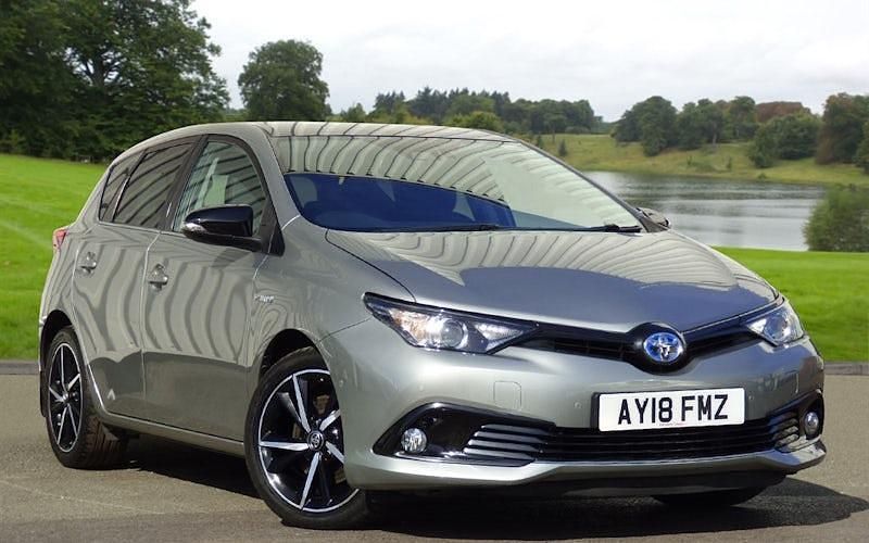 Used Toyota Auris Hybrid Design 136 HP (100 kW) 2019 Hatchback