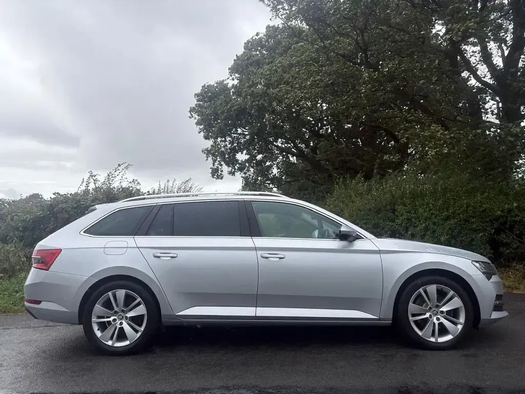 Used Skoda Superb SE L 218 HP (160 kW) 2021 Silver Estate