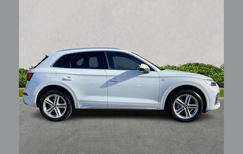 Used Audi Q5 S-Line 200 HP (147 kW) 2022 White SUV
