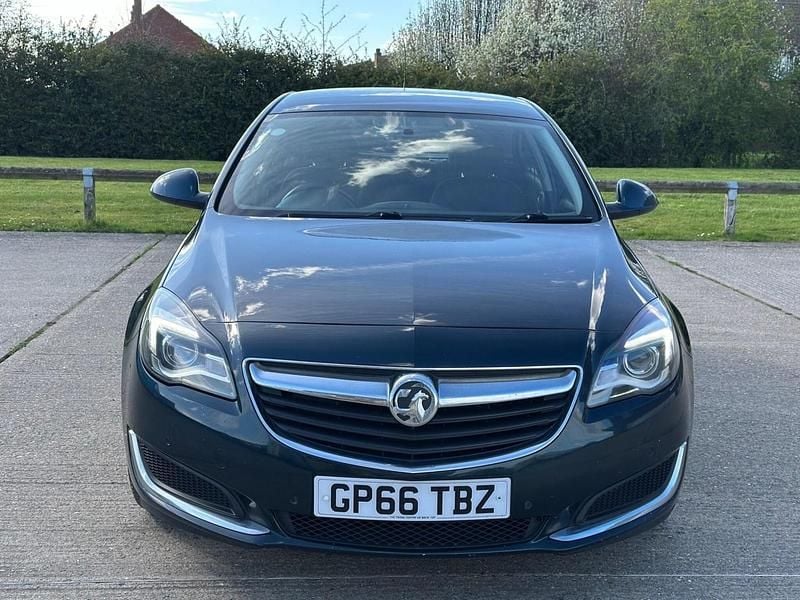 Used Vauxhall Insignia Design Edition 136 HP (100 kW) 2017 Green Hatchback