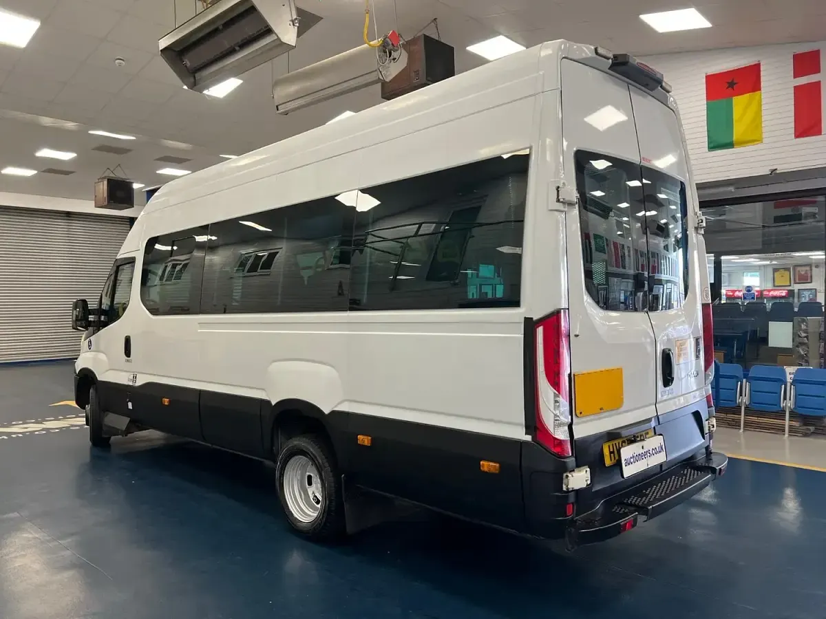 Used Iveco Daily 148 HP (108 kW) 2016 White