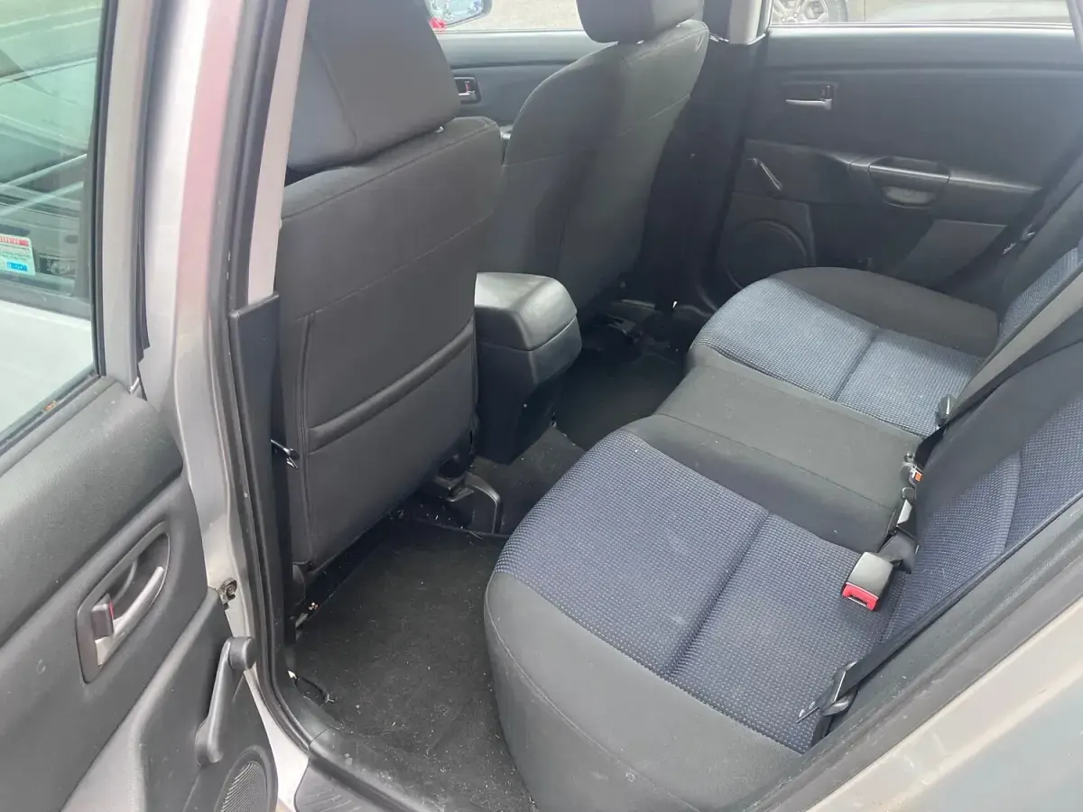 Used Mazda 3 105 HP (77 kW) 2006 Silver Hatchback