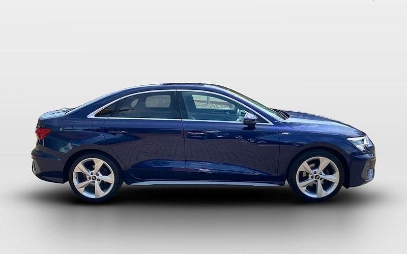 Usado Audi A3 S-Line 110 HP (80 kW) 2024 Sedan
