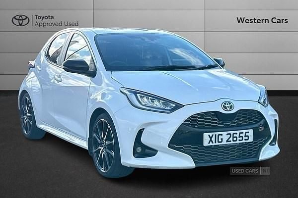 Used Toyota Yaris Hybrid Sport 2023 White Hatchback