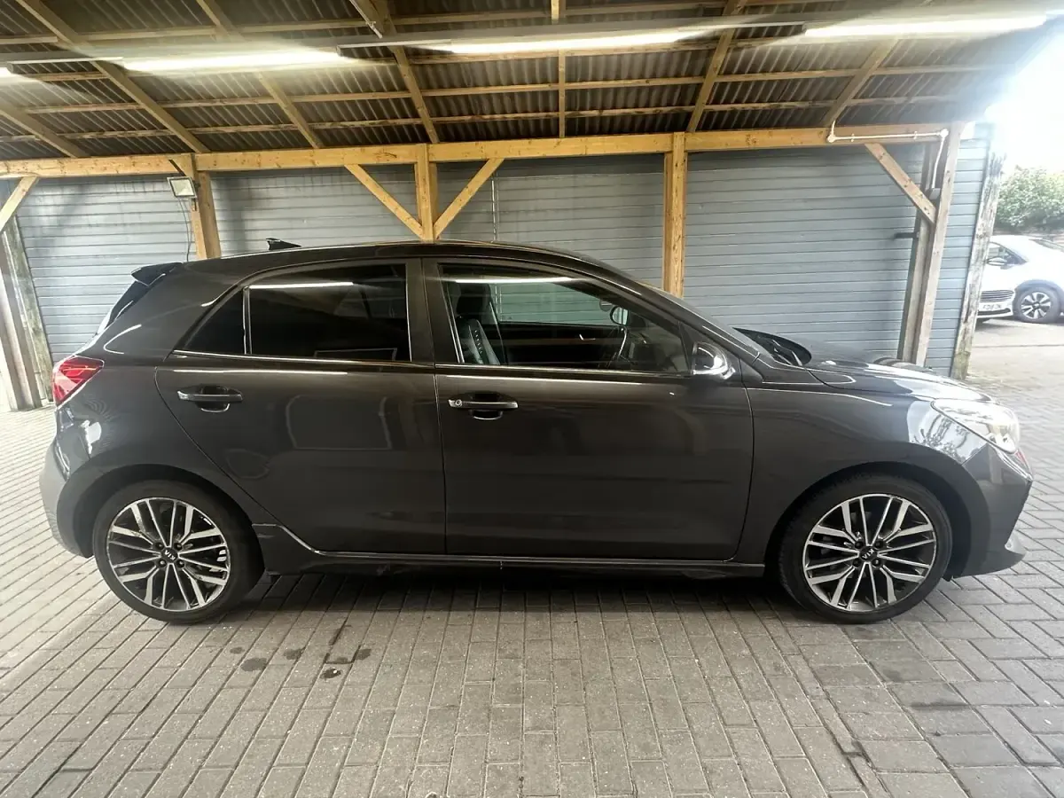 Używany Kia Rio GT-Line S 118 KM (86 kW) 2018 Szary Hatchback