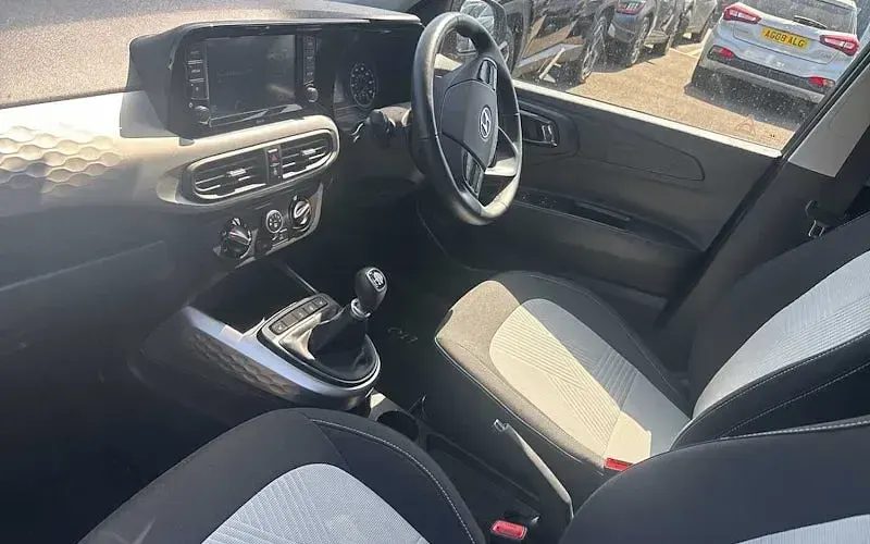 Used Hyundai i10 Premium 84 HP (61 kW) 2023 Hatchback