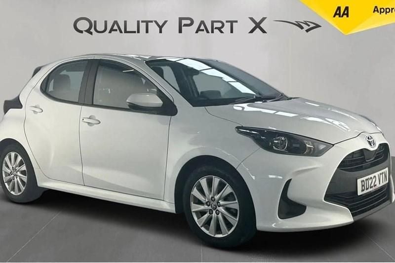 White Used 2022 Toyota Yaris Hybrid Hatchback | £11,350 (Good price) - Image 1/1