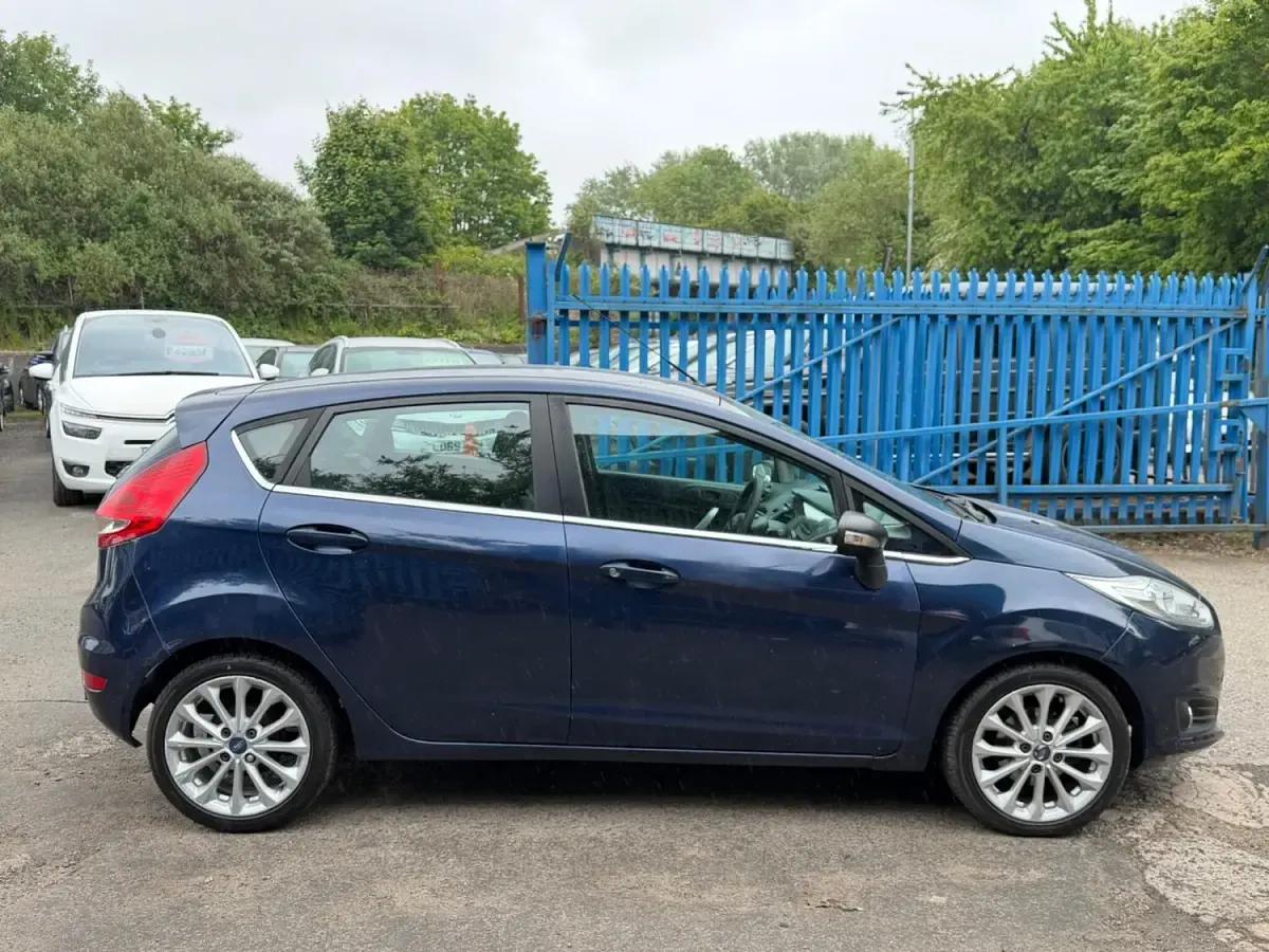Used Ford Fiesta Zetec 96 HP (70 kW) 2010 Blue Hatchback