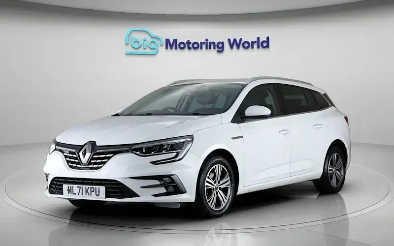 Used Renault Mégane GrandTour Iconic 116 HP (85 kW) 2021 White Estate